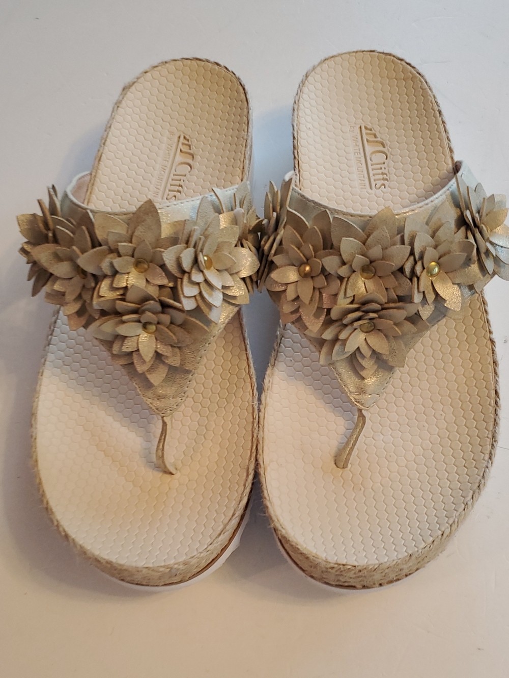 Cliffs by White Mountain Estella Espadrille sandals gold metallic & 3D flowers